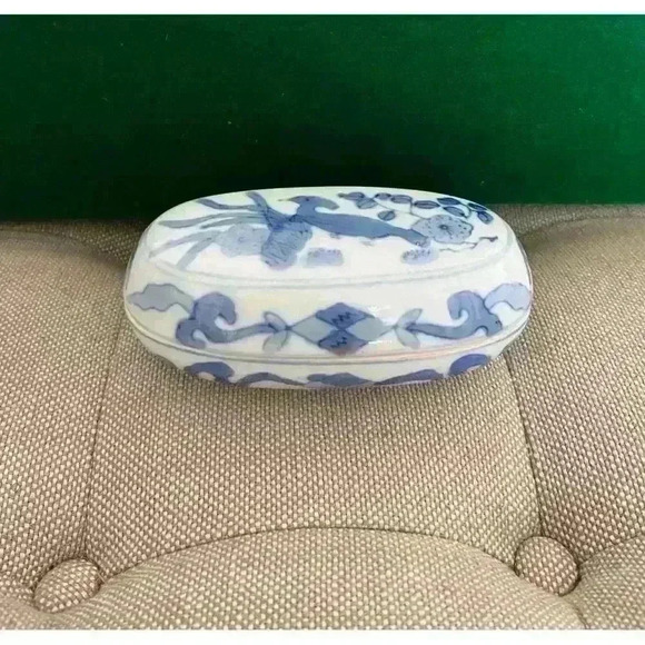 Vintage Blue and White Oval Bird and Floral Motif Trinket Box - Picture 1 of 9